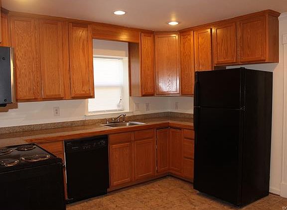 5th image of 2509 Bainbridge St