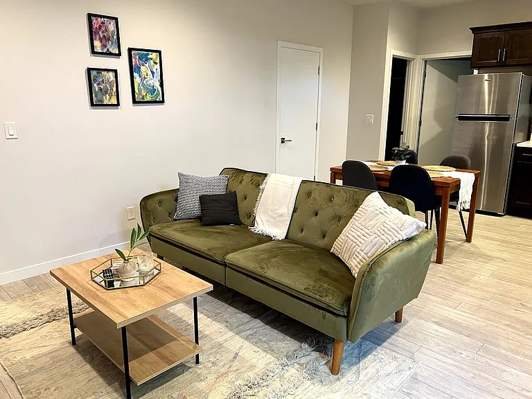 5201 NE 14th Pl #B — Photo 5