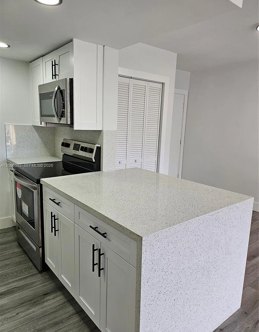 15888 SW 95th Ave — Photo 4