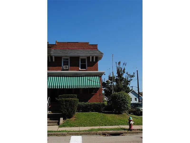1600 Jancey St photo 1