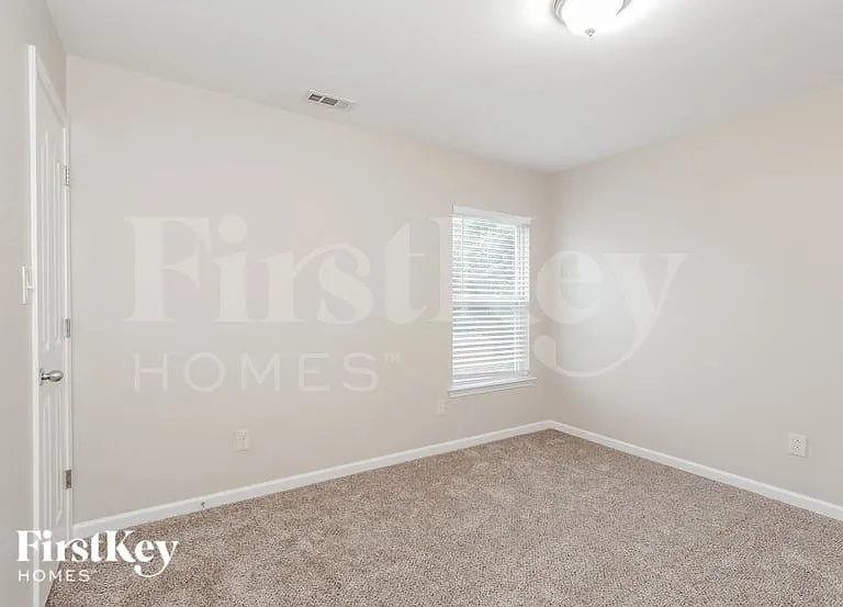 706 Perth Dr — Photo 13
