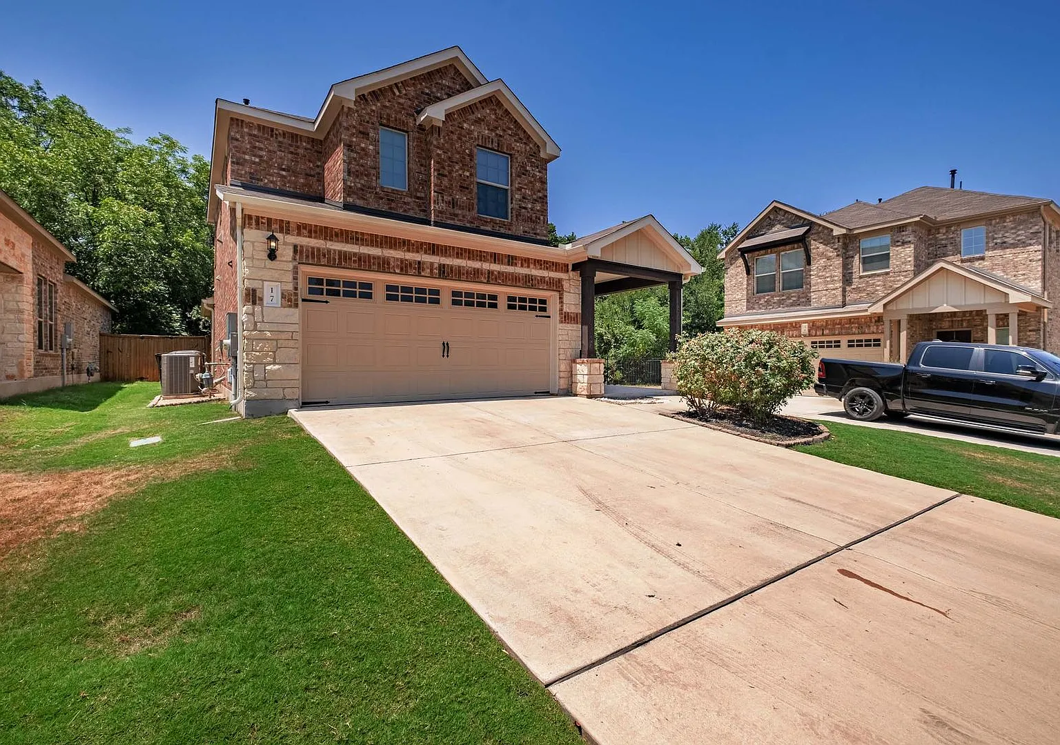 Fantastic 3 Bedroom, 2.5 Bath, 2-Story Home in Round Rock — Photo 3