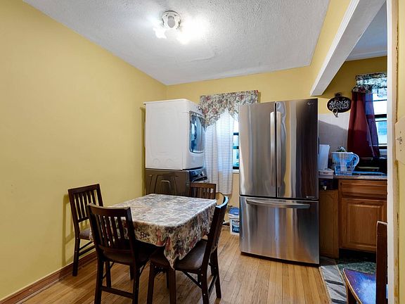 4th image of 69-10 136th St
