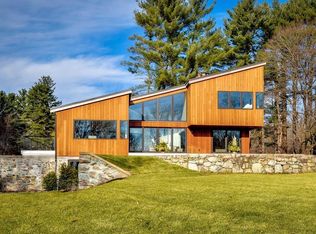 19 Pegan Ln, Dover, MA 02030
