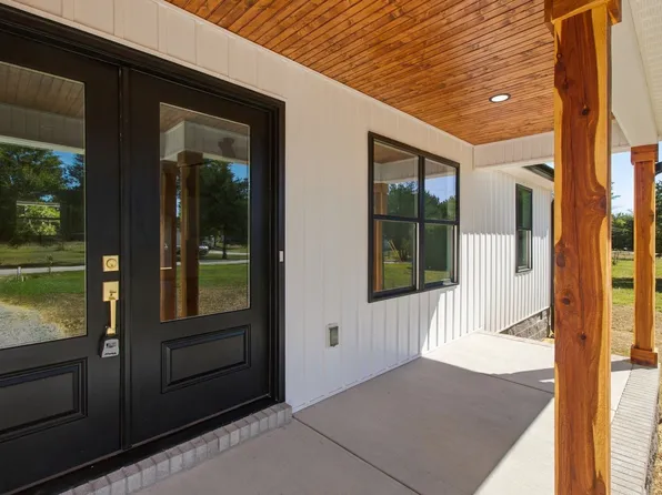 25 Medley Ln, Estill Springs, TN 37330