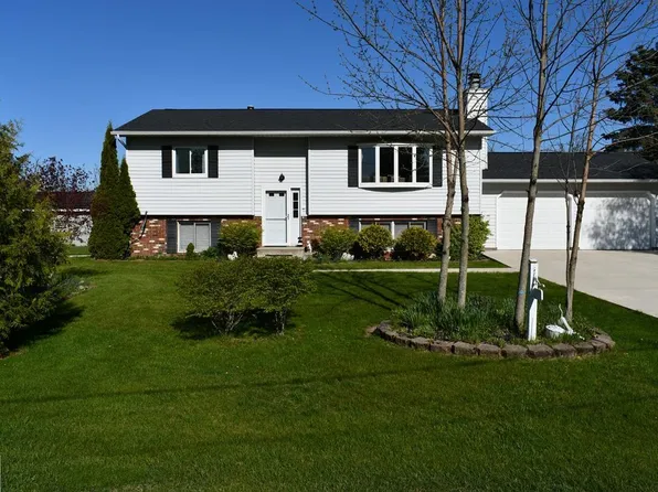 146 6th St, Oscoda, MI 48750
