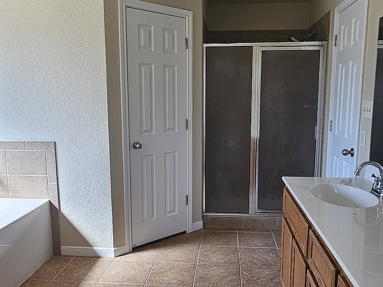 2415 Merle Dr — Photo 24
