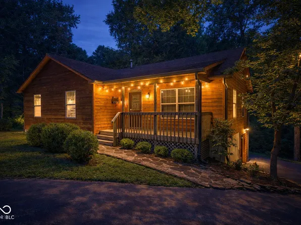 8157 Center Lake Rd, Nineveh, IN 46164