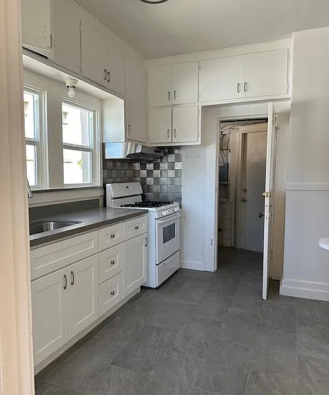 275 Park View Ter #7 — Photo 5