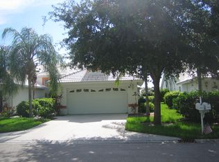 2226 Stacil Cir, Naples, FL 34109