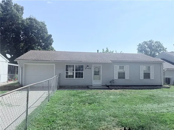 3303 Sioux Ln, Saint Joseph, MO 64503