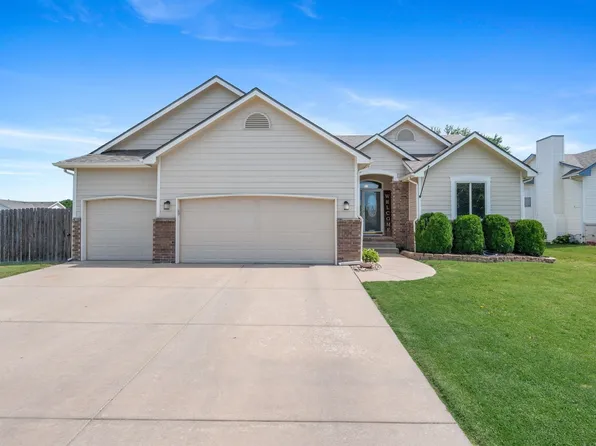 808 Rushwood Ct, Augusta, KS 67010
