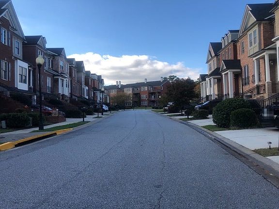 5th image of 3018 Montclair Cir SE