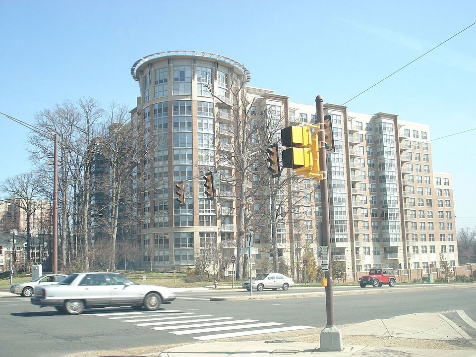 1st image of 1021 N Garfield St APT 443