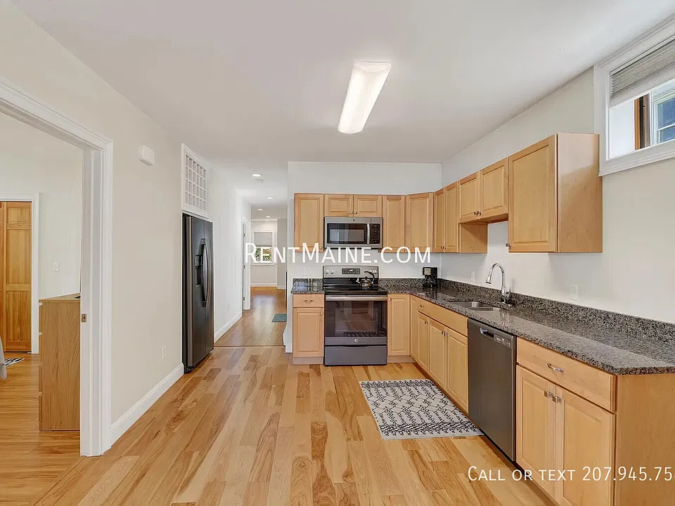 181 Center St