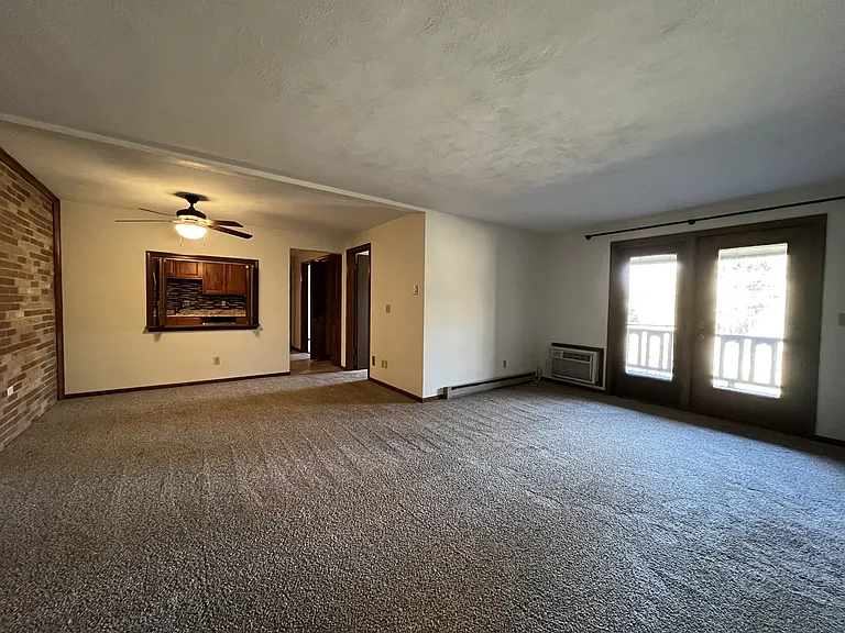 Carriage Hill Apartments — Photo 41