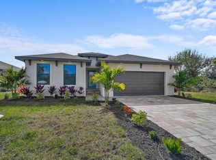 225 Baytree Dr, Rotonda West, FL 33947