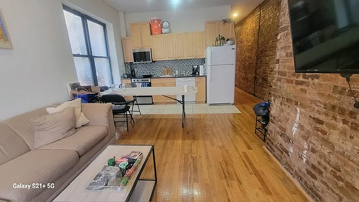 Rented by Chartwell Manhattan Realty | media 3