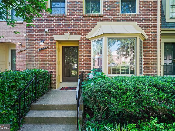3rd image of 4723 Gainsborough Dr