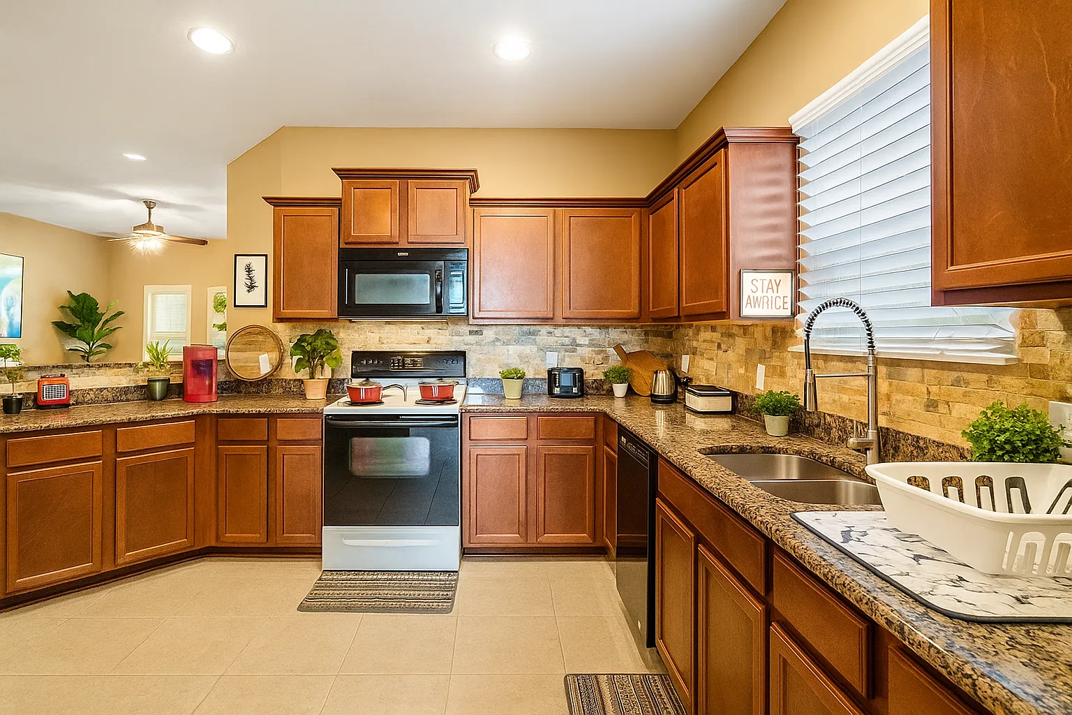 3 bed, $4,600 — Photo 3