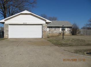 3225 Simmons Dr, Del City, OK 73115