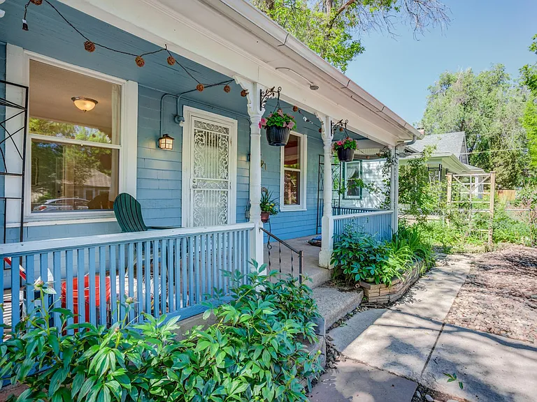421 E Saint Vrain St — Photo 2