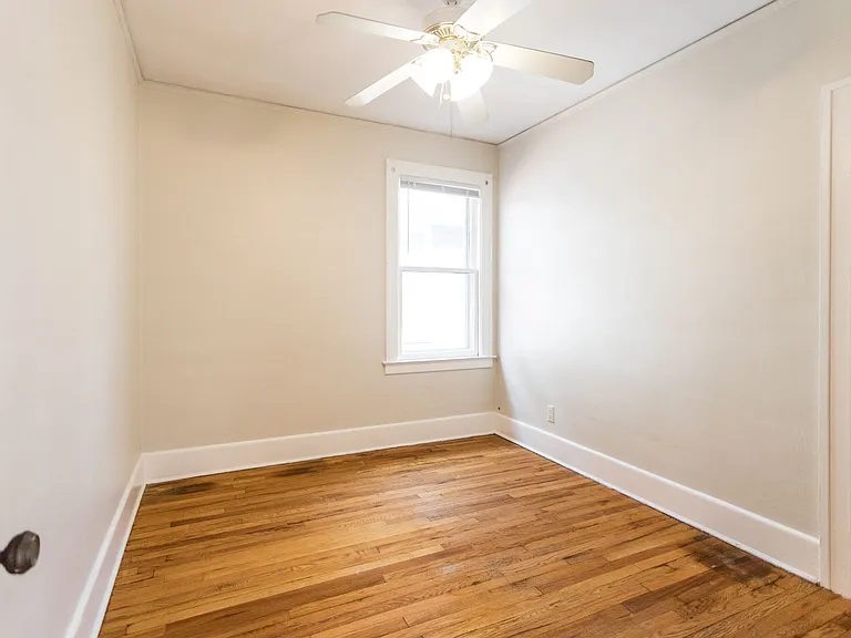 1042 Wayburn Ave — Photo 9
