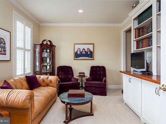3rd image of 356 Sterling Ln