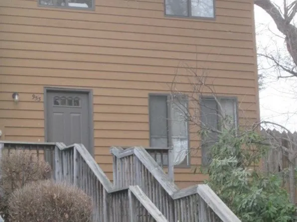 953 Lora Ln, Blacksburg, VA 24060
