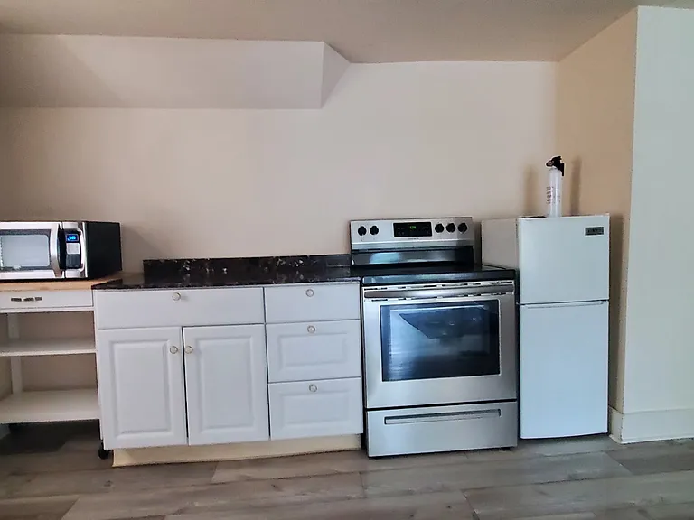 184 Saint James Pl #3 — Photo 2