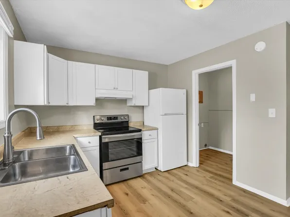 1513 Kings Way #B, Champaign, IL 61821