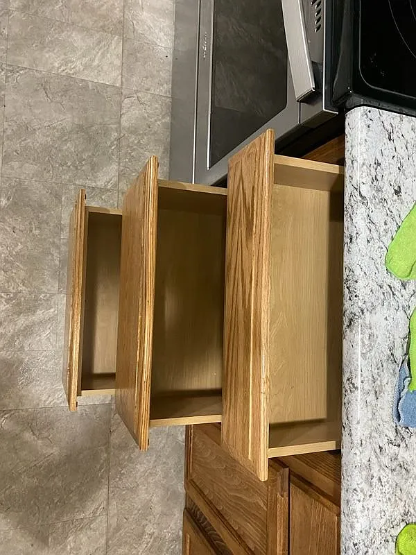 3 bed, $1,100 — Photo 4