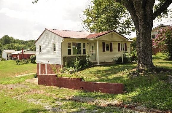 1st image of 355 Cicero Ave
