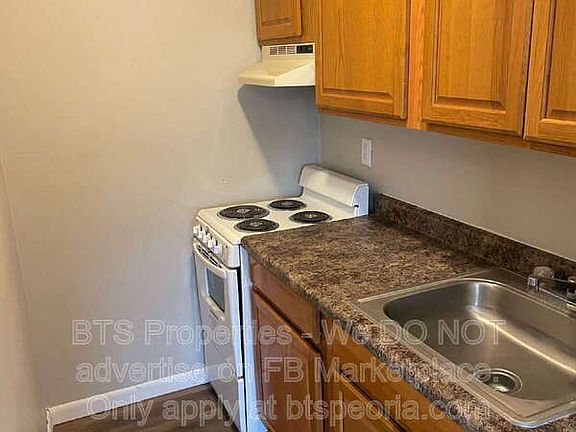 3rd image of 119 Vanburen Ct #2