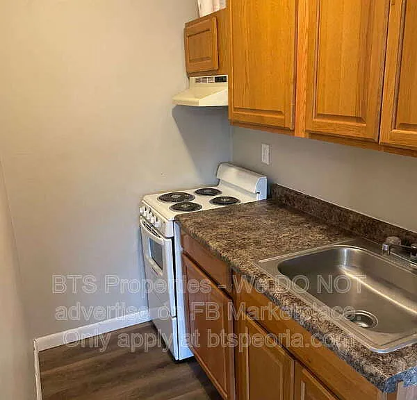 119 Vanburen Ct #2 — Photo 3