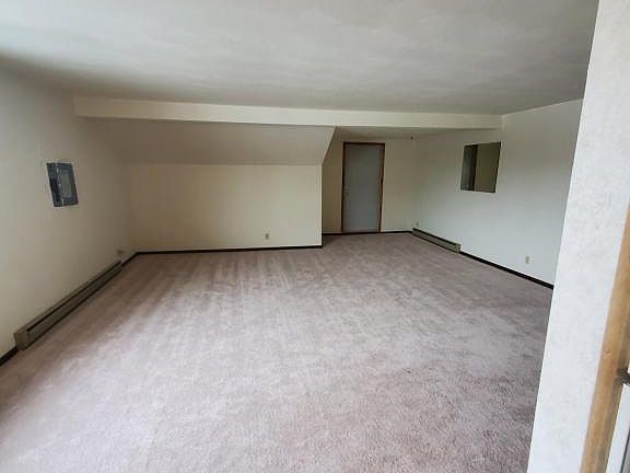 4th image of 615 1/2 E Centerway