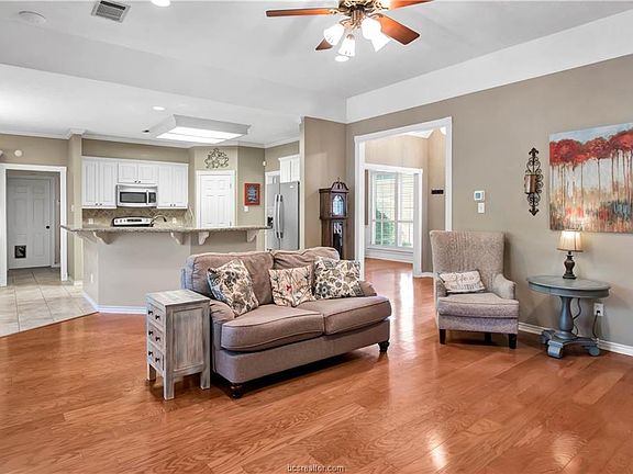 5th image of 9414 Whitney Ln
