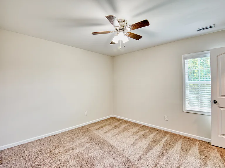 305 Webber Ln — Photo 23