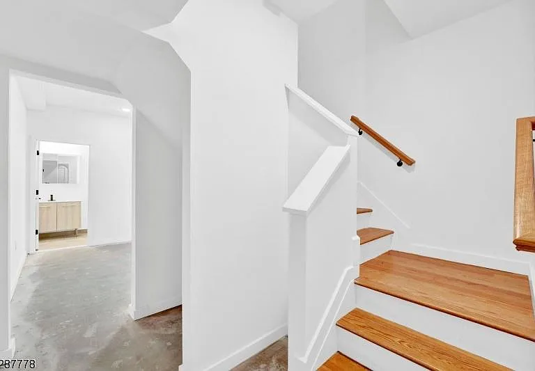 757 Seaport Dr #1 — Photo 23