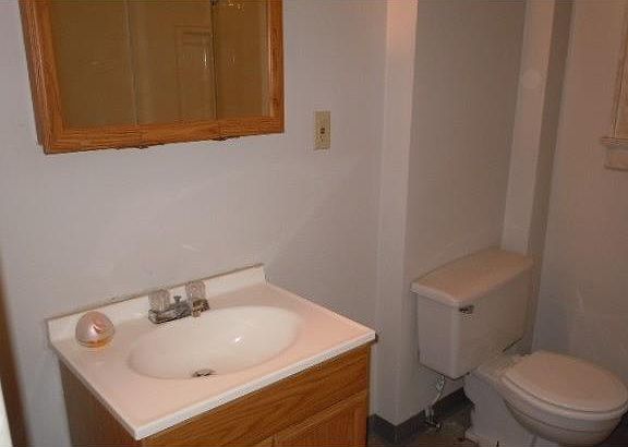 5th image of 127 N Oakland St