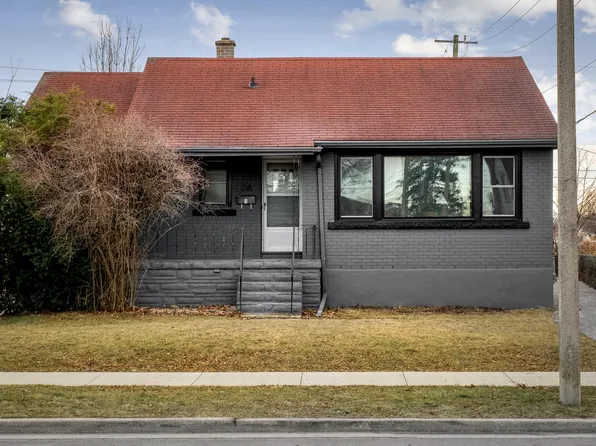26 Ruskin St #2, Kingston, ON K7K 2N3