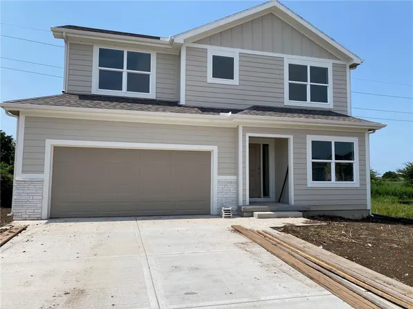 19362 Skyview Ln, Spring Hill, KS 66083