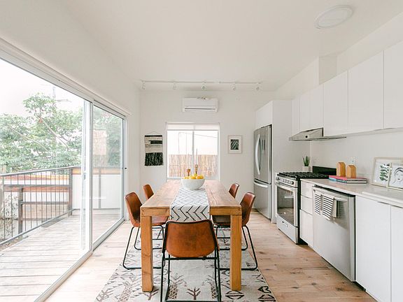 4th image of 3607 Bellevue Ave #3607