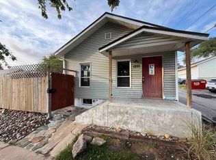 1210 Lincoln Ave NE, Cedar Rapids, IA 52402