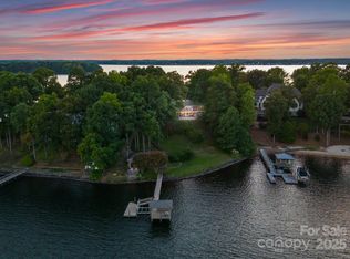 16318 Belle Isle Dr, Cornelius, NC 28031