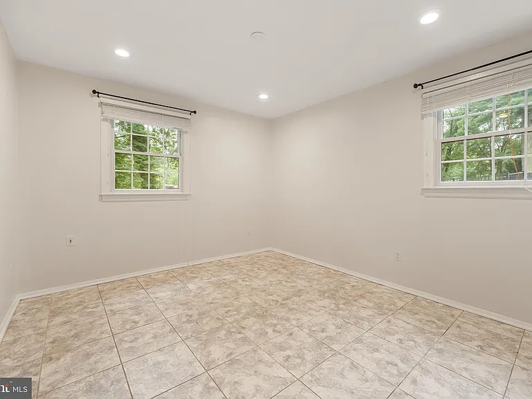 6711 Doane Ave — Photo 22