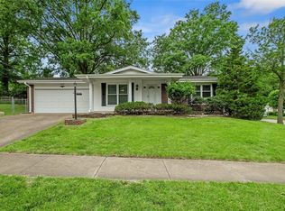 2453 Wesglen Estates Dr, Maryland Heights, MO
