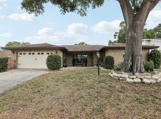 204 Valley Dr, Brandon, FL 33510