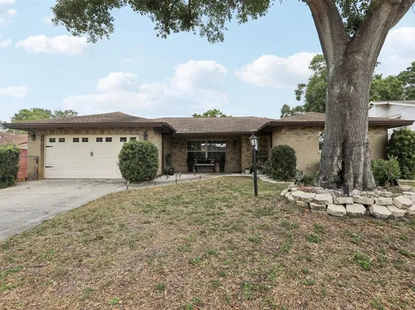 204 Valley Dr, Brandon, FL 33510