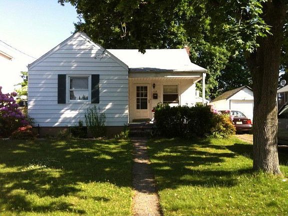 3rd image of 5-15 Lyons Ave #1X
